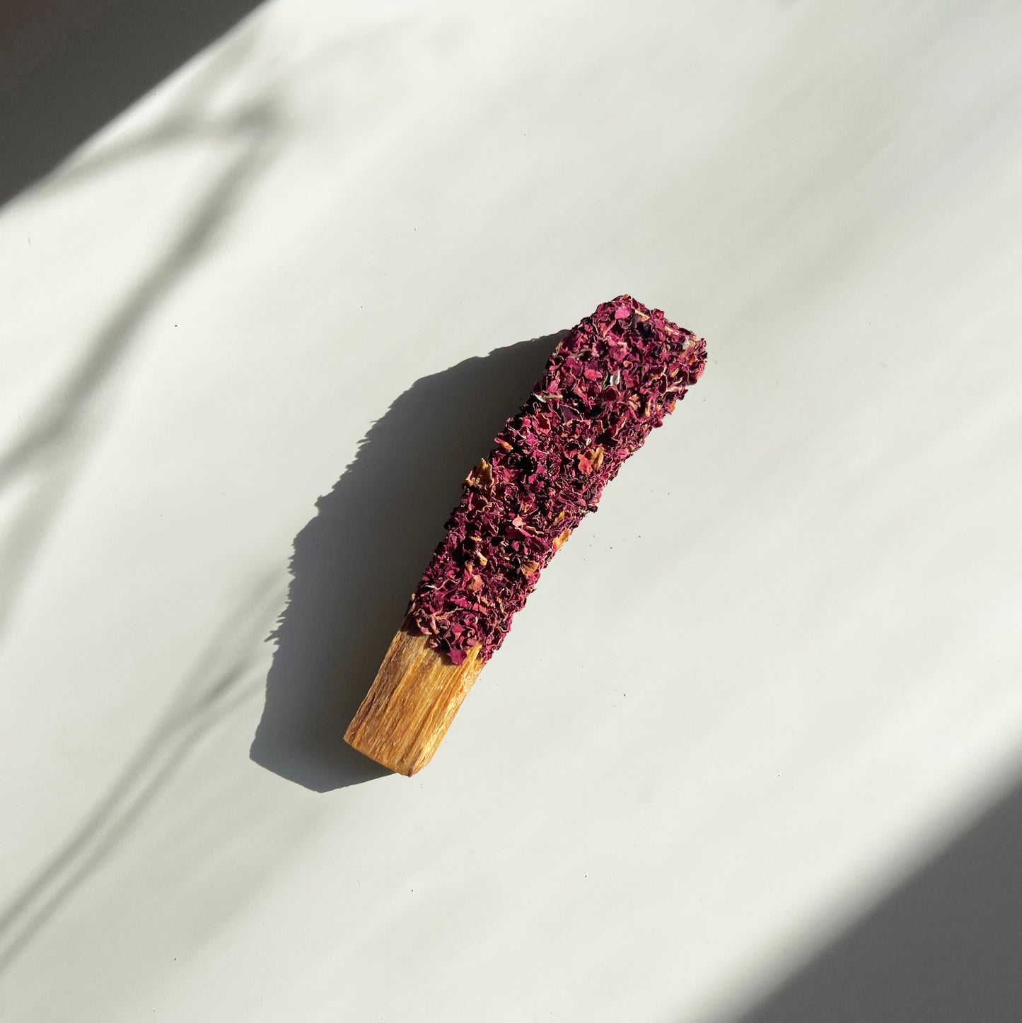 Palo Santo with Rose Petals